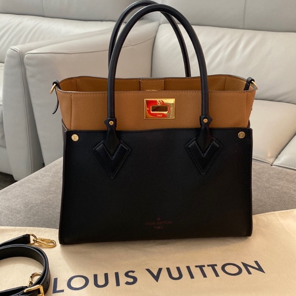 Louis Vuitton On My Side MM - Picture 1 of 15